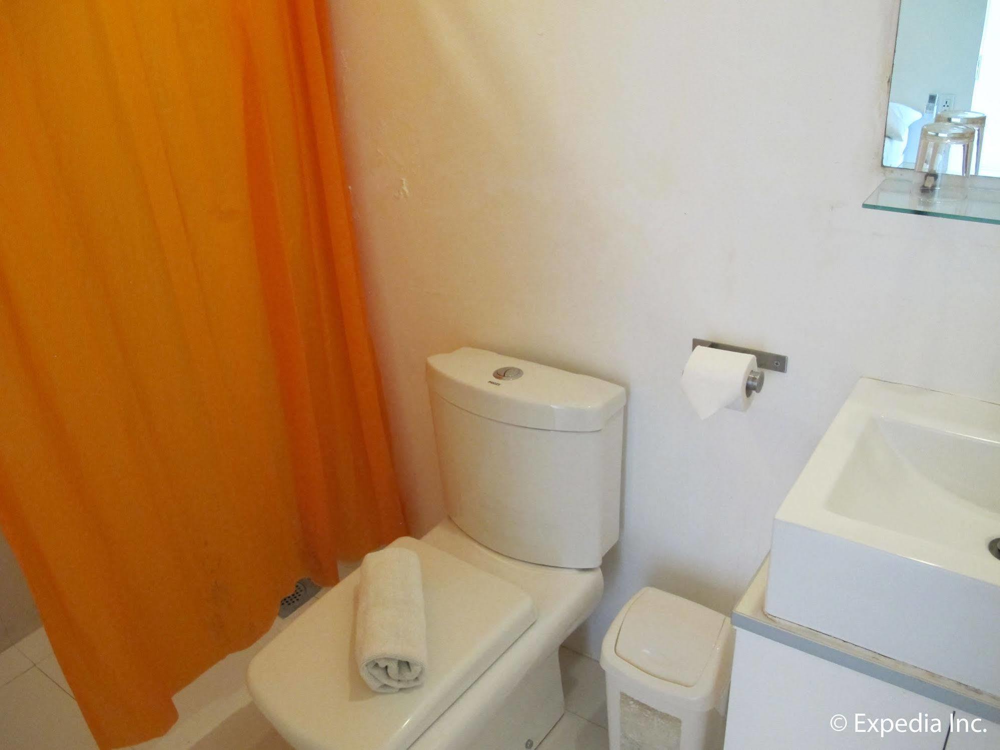 Islands Stay Hotels - Uptown Cebu Extérieur photo