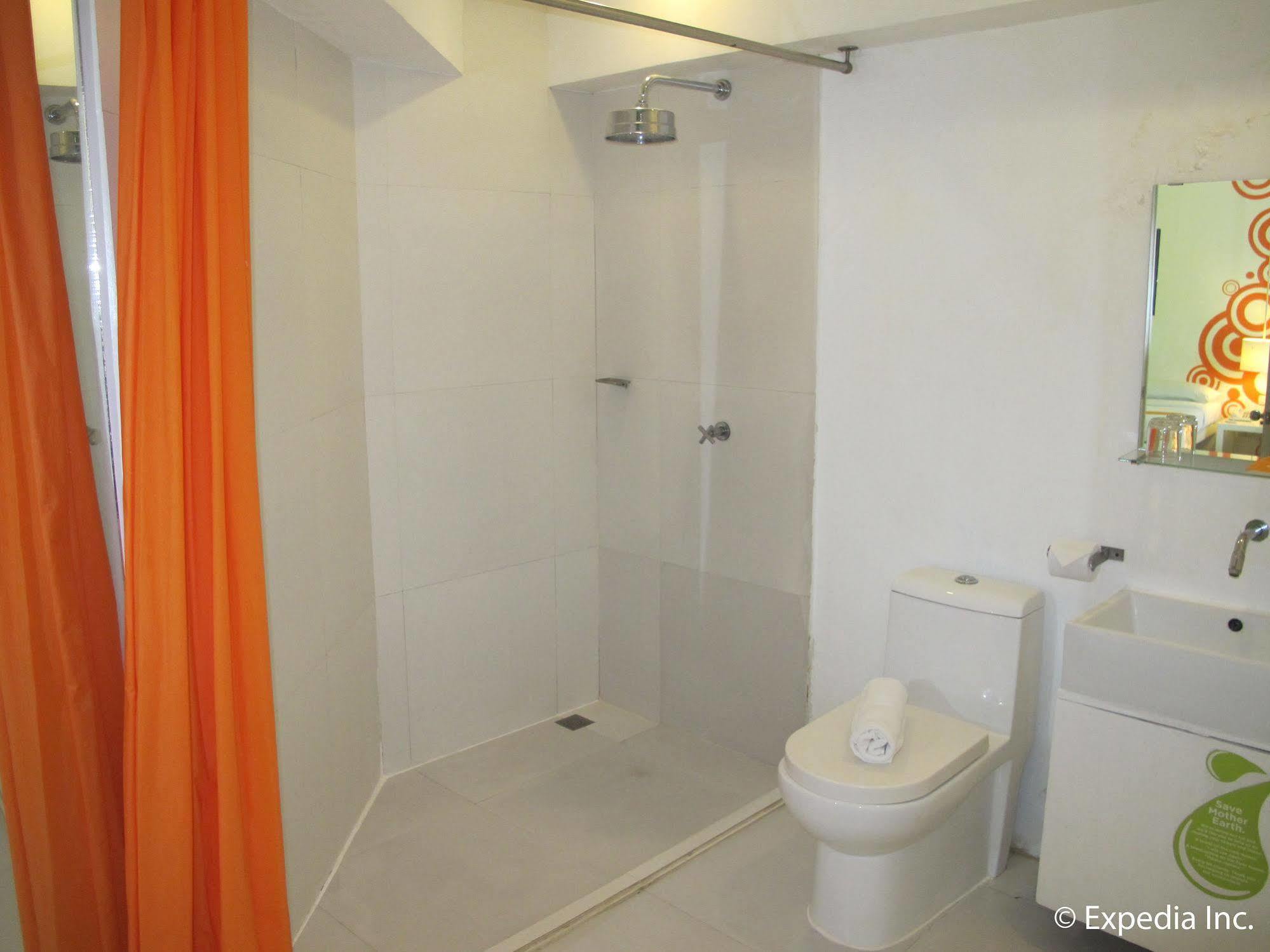 Islands Stay Hotels - Uptown Cebu Extérieur photo