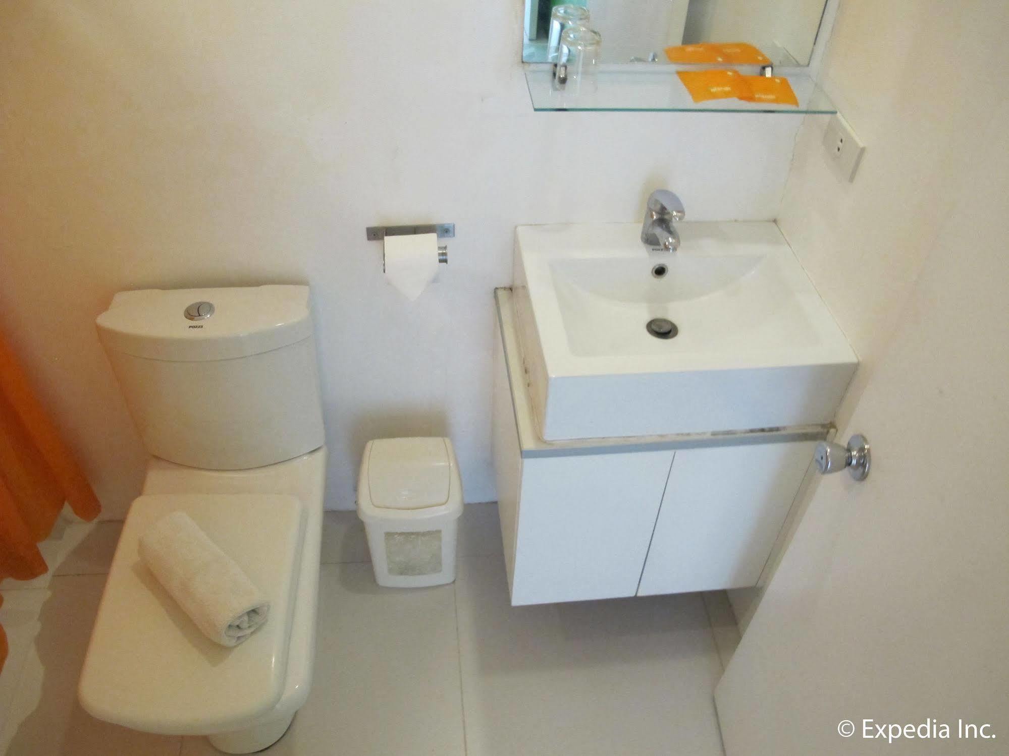 Islands Stay Hotels - Uptown Cebu Extérieur photo