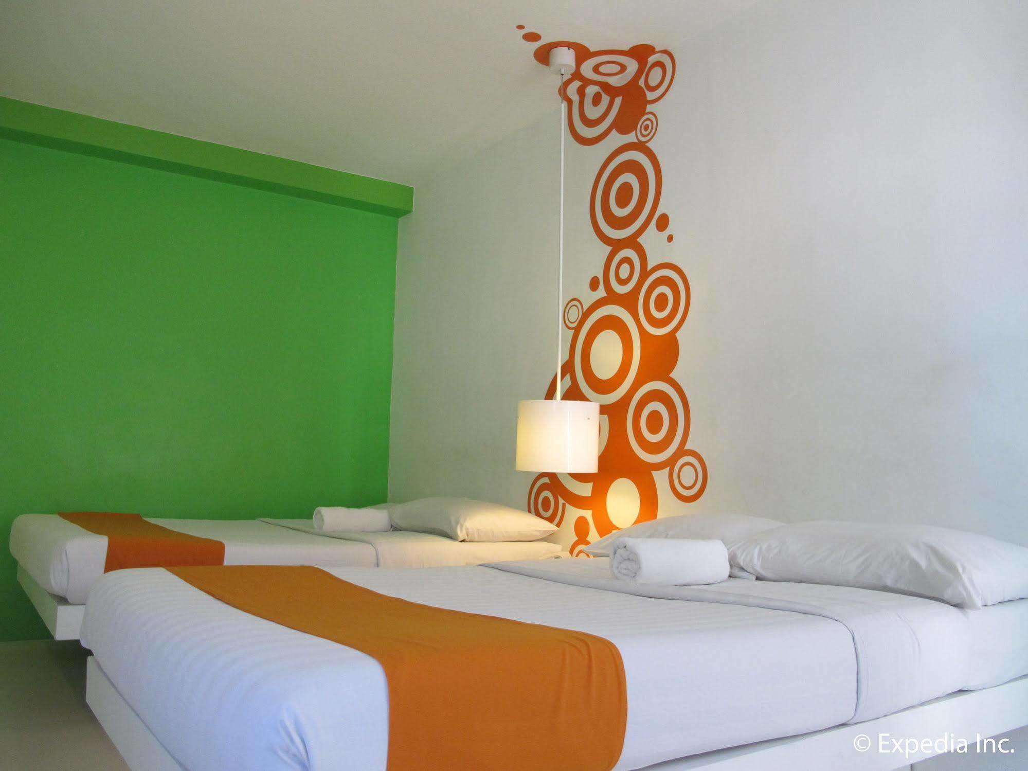 Islands Stay Hotels - Uptown Cebu Extérieur photo