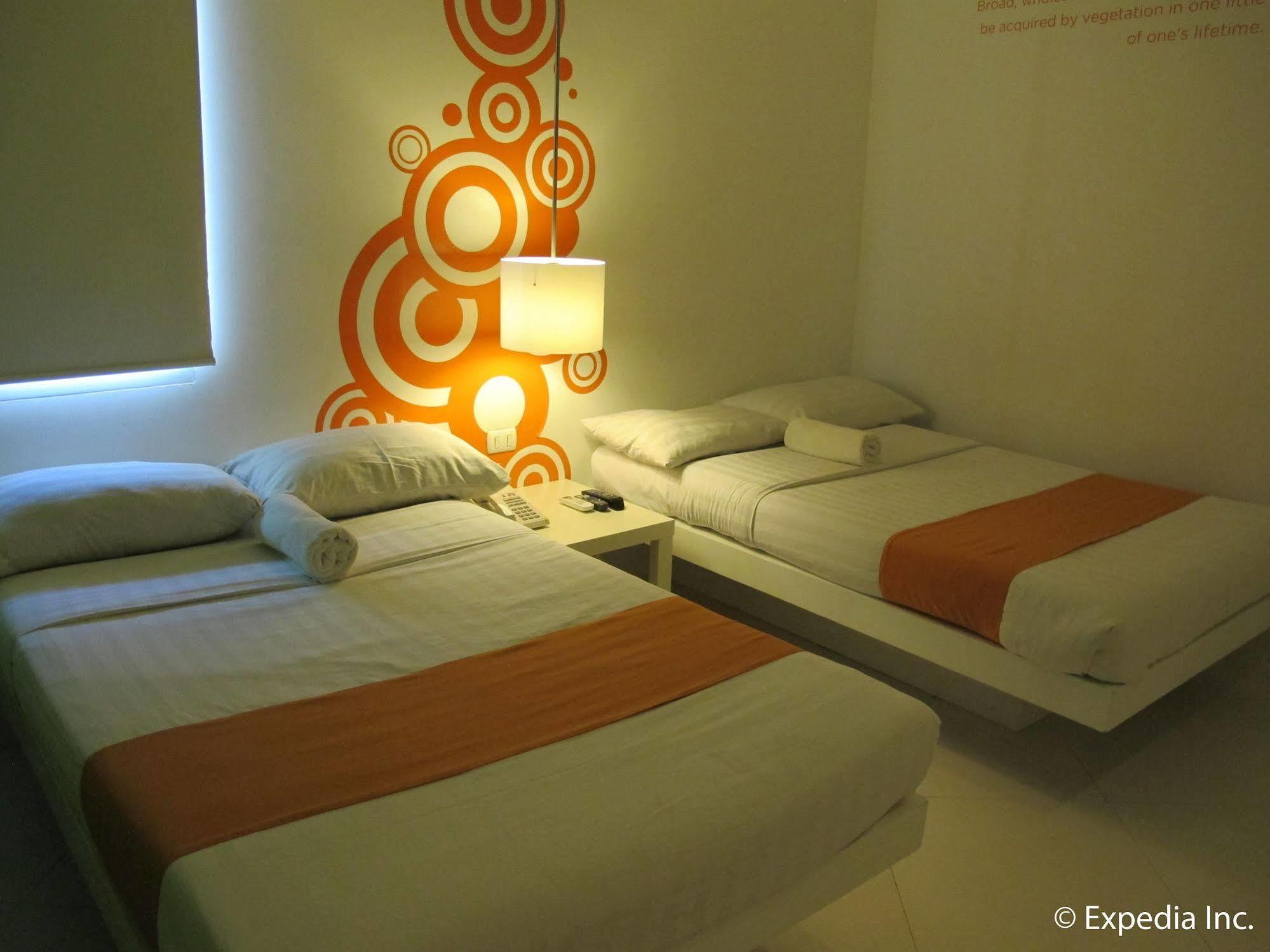 Islands Stay Hotels - Uptown Cebu Extérieur photo