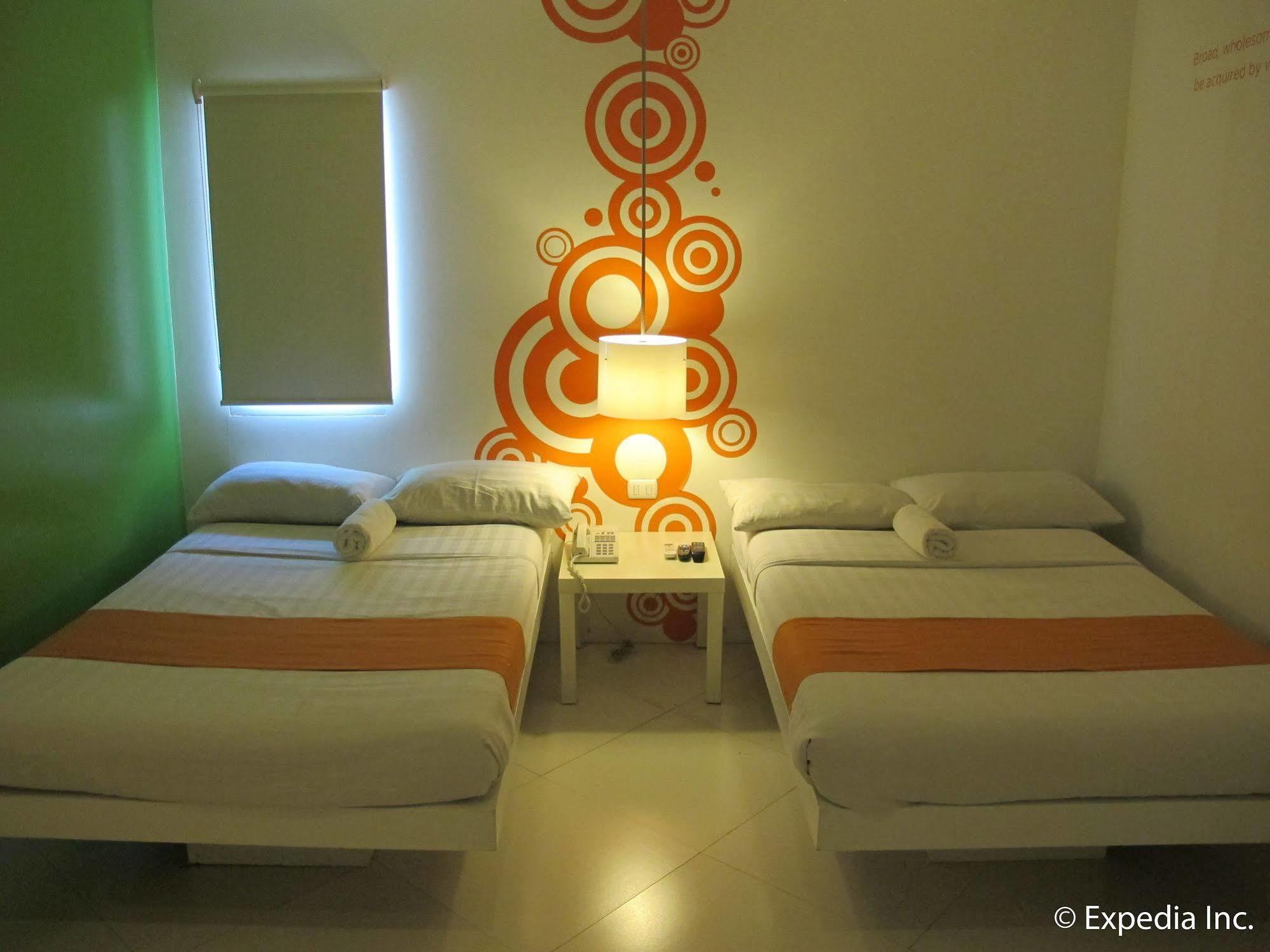 Islands Stay Hotels - Uptown Cebu Extérieur photo