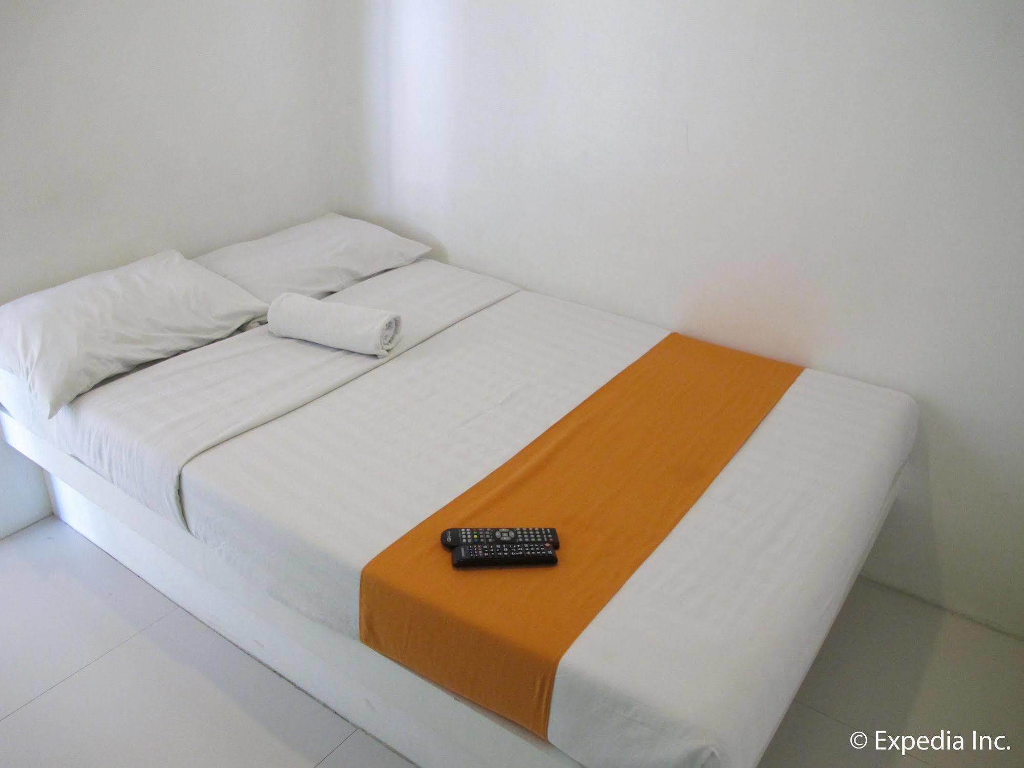 Islands Stay Hotels - Uptown Cebu Extérieur photo