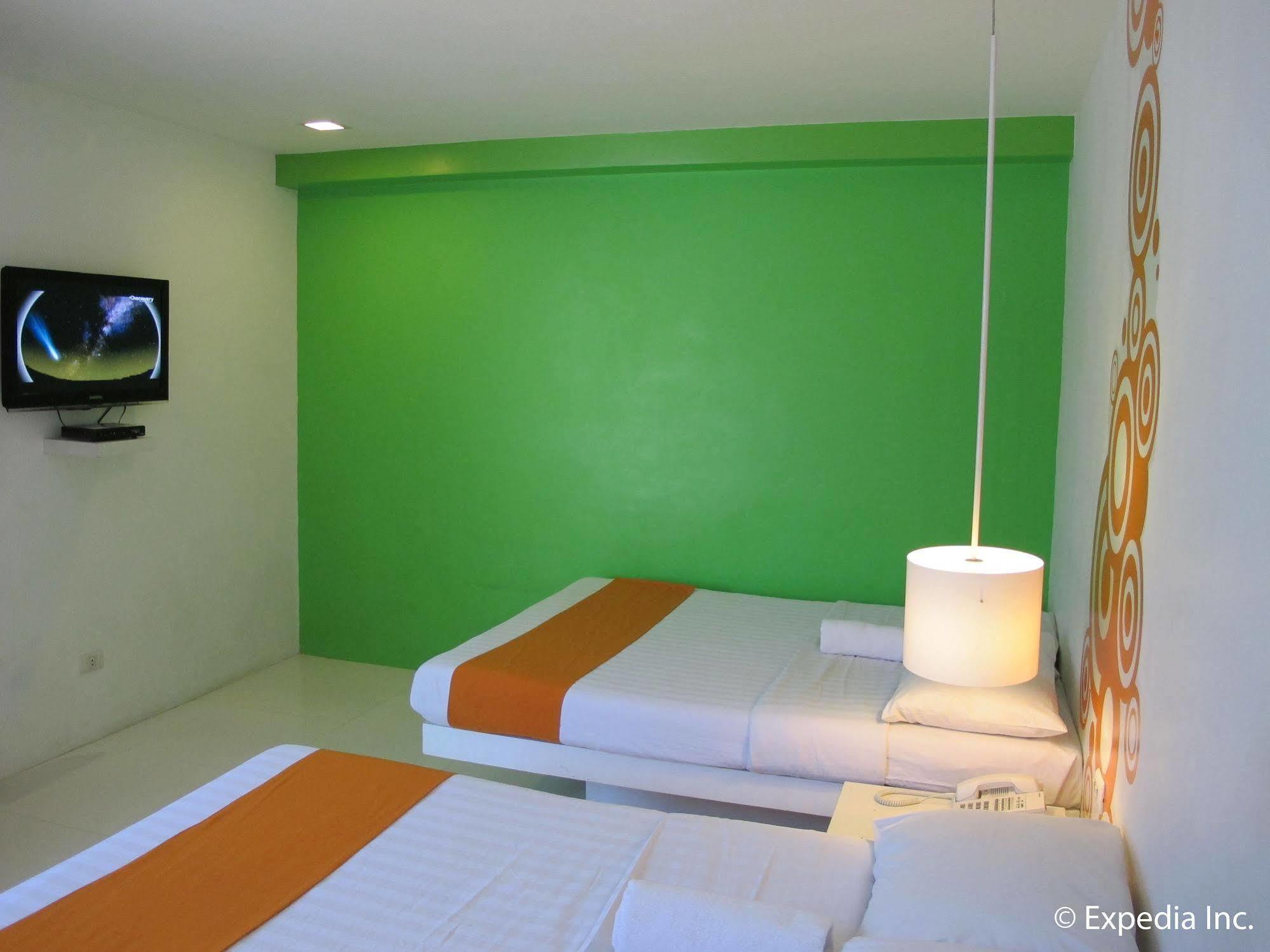 Islands Stay Hotels - Uptown Cebu Extérieur photo