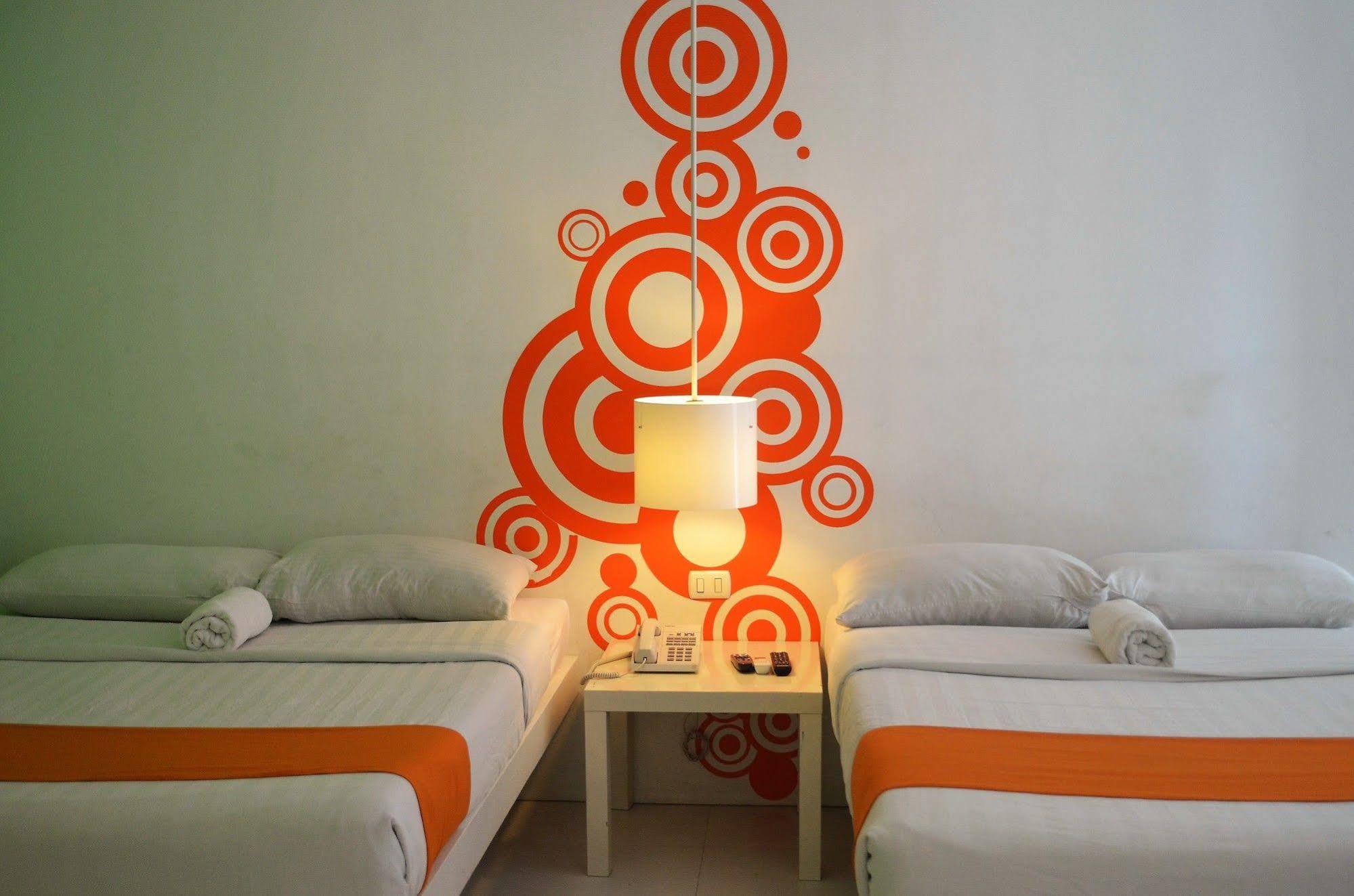 Islands Stay Hotels - Uptown Cebu Extérieur photo